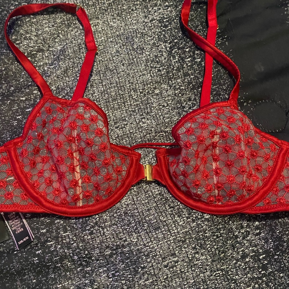 Very sexy unlined lace Demi bra 32b